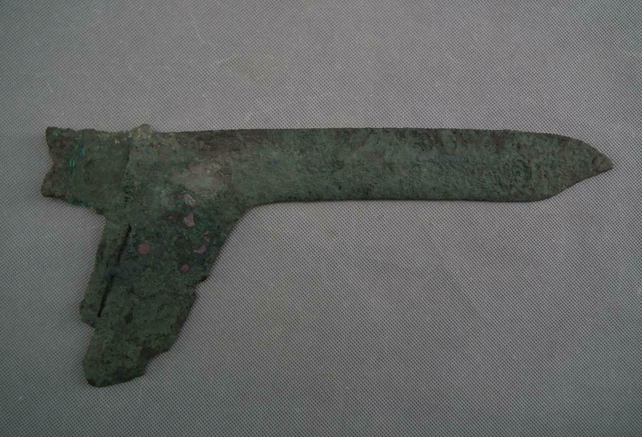 Huge Ancient Chinese Bronze Ge Axe Halberd Dagger Eastern Zhou Dynasty